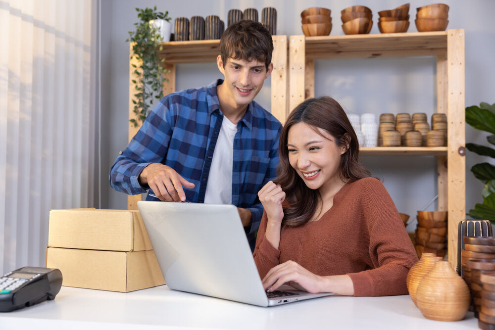 Create professional business listings online with flat fee packages